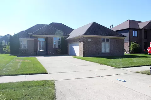 21432 Mackenzie, Macomb, MI 48044