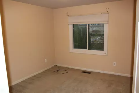 Bedroom - 21432 Mackenzie, Macomb, MI 48044 photo 2 of 5