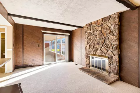 Living - 14020 Bade, Warren, MI 48088 photo 3 of 5