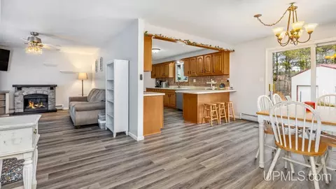 6394 Danforth M15, Escanaba, MI 49829 photo 4