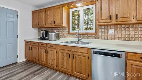 6394 Danforth M15, Escanaba, MI 49829 photo 10
