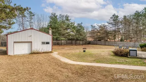 6394 Danforth M15, Escanaba, MI 49829 photo 26