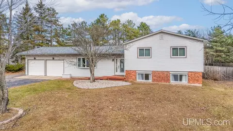 6394 Danforth M15, Escanaba, MI 49829 photo 2