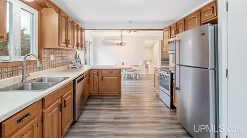 6394 Danforth M15, Escanaba, MI 49829 photo 11