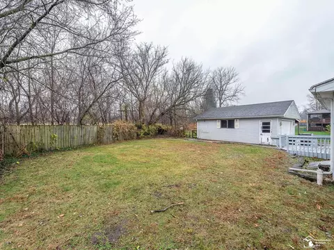 Exterior - 1455 Kent, Carleton, MI 48117 photo 4 of 7