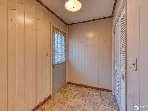 Entry Way - 1455 Kent, Carleton, MI 48117 photo 2 of 2