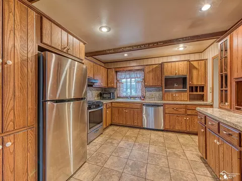 Kitchen - 1455 Kent, Carleton, MI 48117 photo 2 of 3