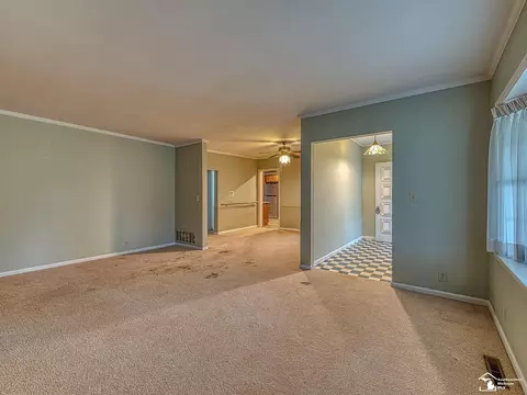 Living - 1455 Kent, Carleton, MI 48117 photo 2 of 5