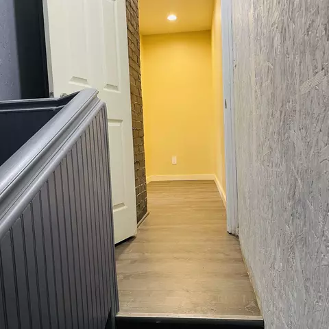 Entry Way - 206 S Howell, Owosso, MI 48867 photo 3 of 5
