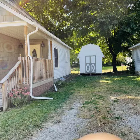 Exterior - 206 S Howell, Owosso, MI 48867 photo 3 of 6