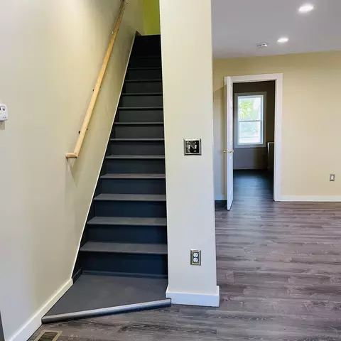 Entry Way - 206 S Howell, Owosso, MI 48867 photo 2 of 5