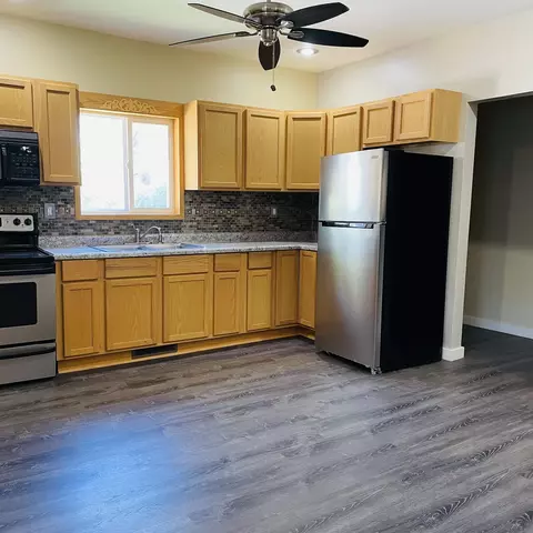 Kitchen - 206 S Howell, Owosso, MI 48867 photo 2 of 2