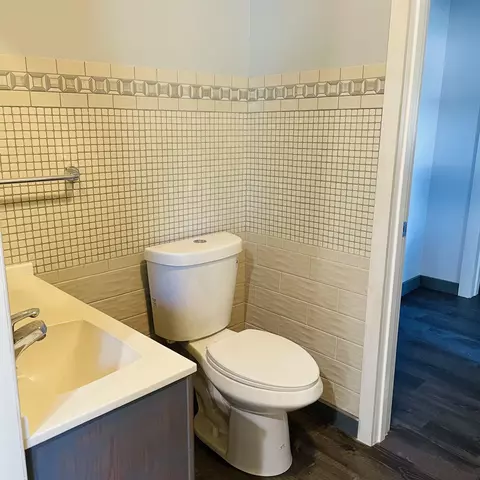Bath - 206 S Howell, Owosso, MI 48867 photo 2 of 5