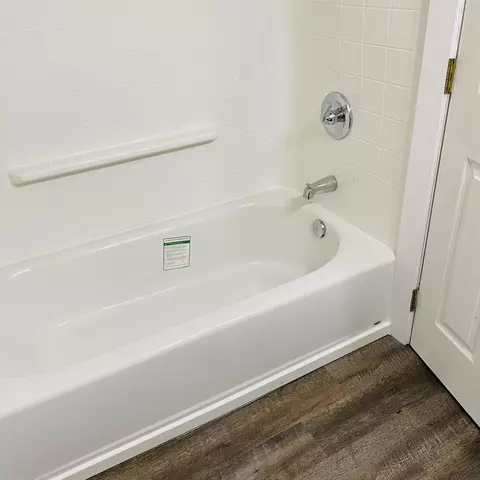Bath - 206 S Howell, Owosso, MI 48867 photo 4 of 5