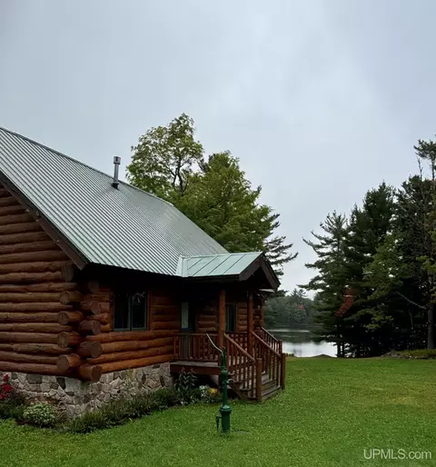 10025 S Wolf Lk, Champion, MI 49814