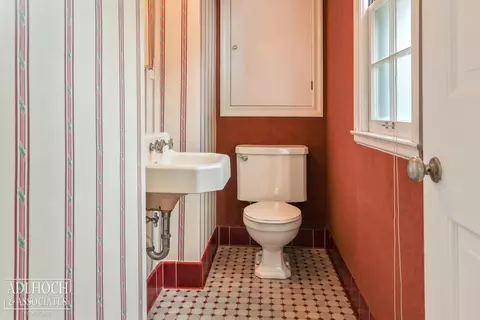 Bath - 1336 Audubon, Grosse Pointe, MI 48230 photo 1 of 3