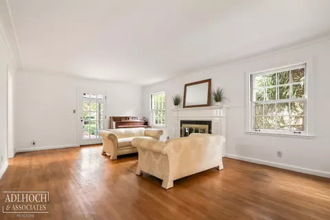 Living - 1336 Audubon, Grosse Pointe, MI 48230 photo 1 of 6