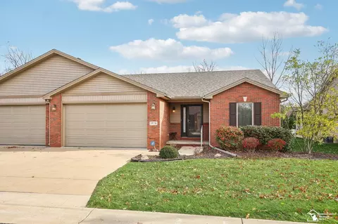 1876 Winding Mdws, Monroe, MI 48162