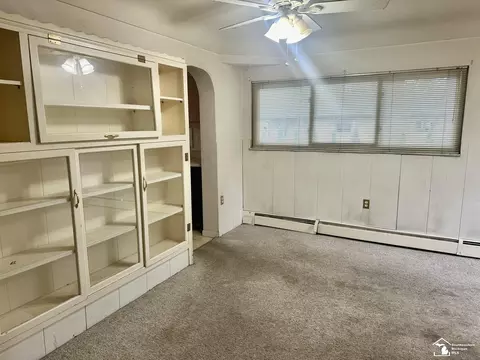 Living - 6700 Keithcrest, Temperance, MI 48182 photo 3 of 6