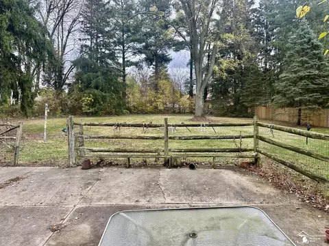 Exterior - 6700 Keithcrest, Temperance, MI 48182 photo 5 of 6