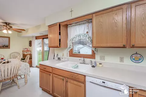 8420 Wolverine, Temperance, MI 48182 photo 13