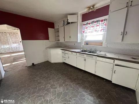 Kitchen - 715 N Silverleaf, Gladwin, MI 48624 photo 1 of 1