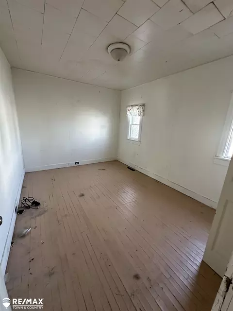 Bedroom - 715 N Silverleaf, Gladwin, MI 48624 photo 1 of 2