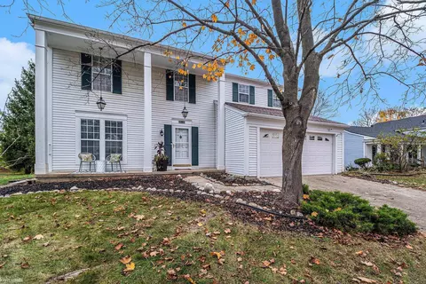 35128 Bunker Hl, Farmington Hills, MI 48331