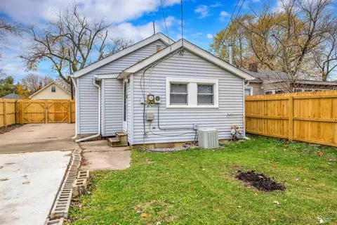 Exterior - 1111 Adams, Monroe, MI 48161 photo 5 of 6