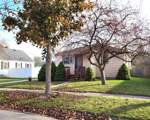 1804 28th, Bay City, MI 48708