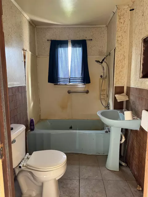 6186 M-21, Corunna, MI 48817 photo 16