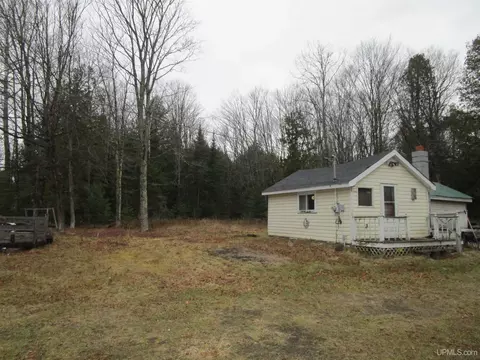 3844 9th Ln, Bark River, MI 49807 photo 2