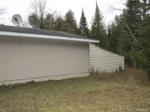 3844 9th Ln, Bark River, MI 49807 photo 6