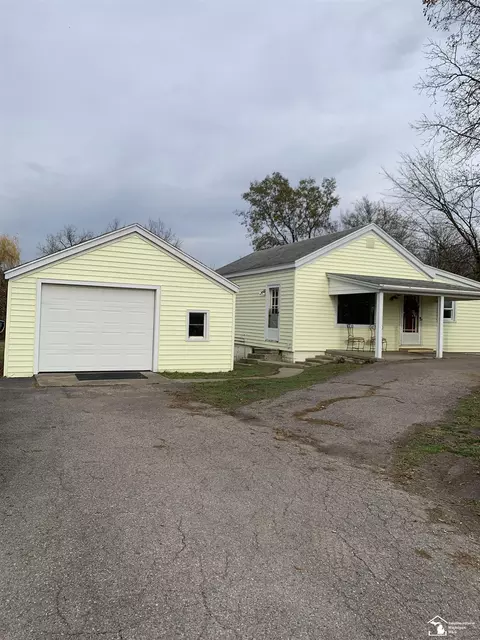 6526 S Stony Crk, Monroe, MI 48162