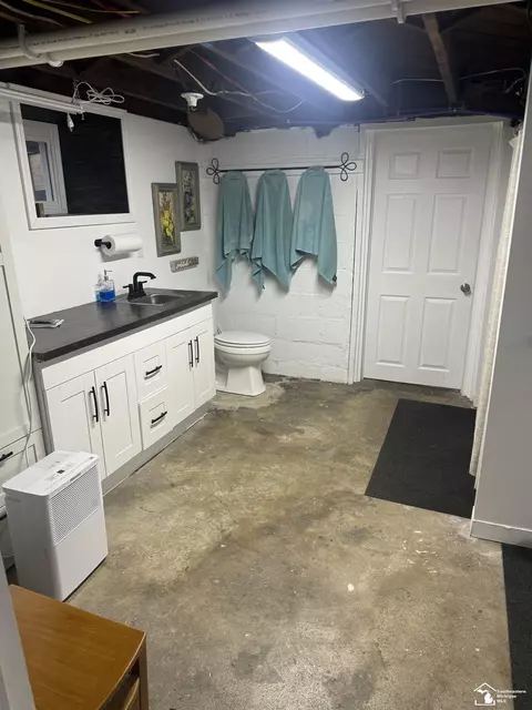 Bath - 733 Cass, Monroe, MI 48161 photo 3 of 3