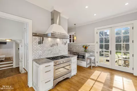 Kitchen - 31 Beverly, Grosse Pointe Farms, MI 48236 photo 8 of 11