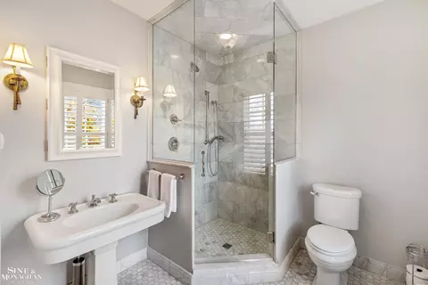 Bath - 31 Beverly, Grosse Pointe Farms, MI 48236 photo 7 of 10