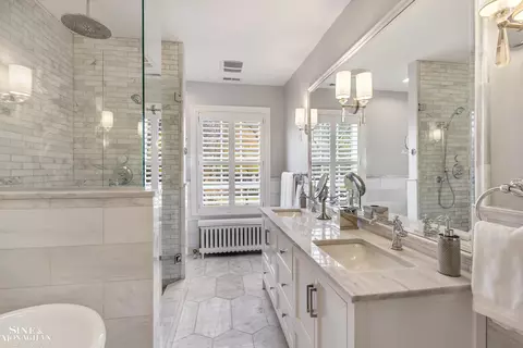 Bath - 31 Beverly, Grosse Pointe Farms, MI 48236 photo 4 of 10