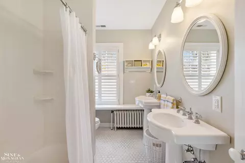 Bath - 31 Beverly, Grosse Pointe Farms, MI 48236 photo 8 of 10