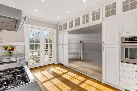 Kitchen - 31 Beverly, Grosse Pointe Farms, MI 48236 photo 10 of 11