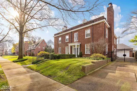 Exterior - 31 Beverly, Grosse Pointe Farms, MI 48236 photo 2 of 11