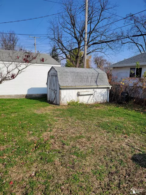 877 Rambow, Monroe, MI 48161 photo 9