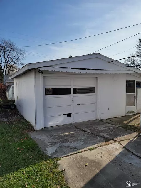 877 Rambow, Monroe, MI 48161 photo 5
