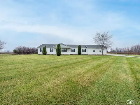 7052 Bluebush, Monroe, MI 48162