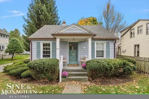Exterior - 83 Lakeview, Grosse Pointe Farms, MI 48236 photo 2 of 9
