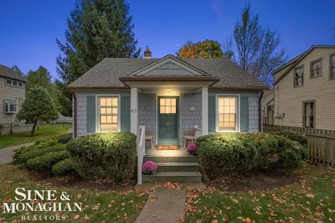 Exterior - 83 Lakeview, Grosse Pointe Farms, MI 48236 photo 3 of 9