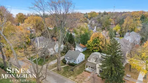 View/Area - 83 Lakeview, Grosse Pointe Farms, MI 48236 photo 1 of 3