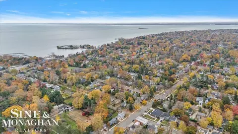 View/Area - 83 Lakeview, Grosse Pointe Farms, MI 48236 photo 3 of 3