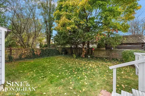 Exterior - 83 Lakeview, Grosse Pointe Farms, MI 48236 photo 7 of 9
