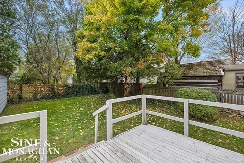 Exterior - 83 Lakeview, Grosse Pointe Farms, MI 48236 photo 8 of 9